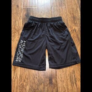 🔥🔥SOLD🔥🔥 Boys Under Armour Black Drifit Shorts Gray Logo Sz Small Loose Athletic